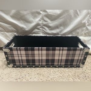 Plaid basket